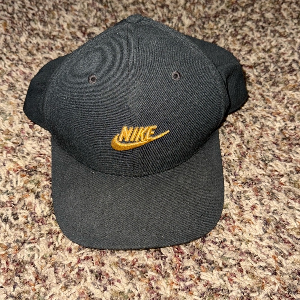 Like new Nike hat